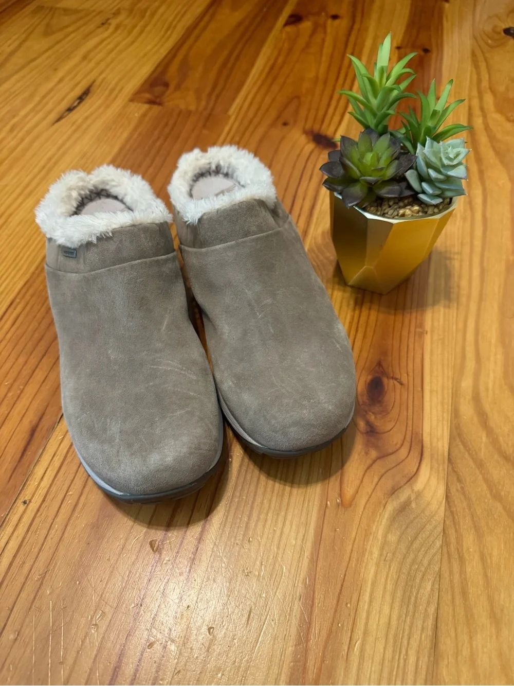Dansko Parson Women’s Size 40 Faux Fur Lined Clogs Brown Leather Outdoors Vibram